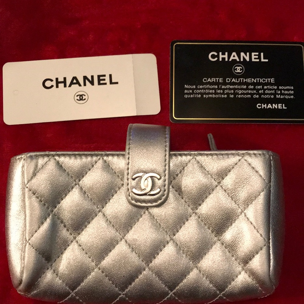 Authentic Chanel O-mini clutch